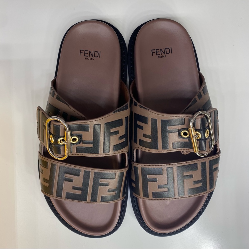 Fendi Logo Embossed Leather Slide